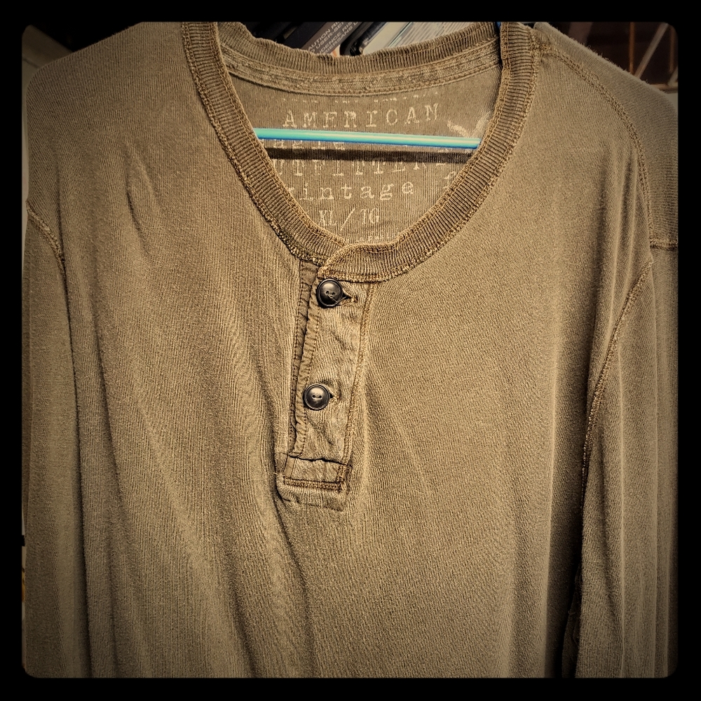 American Eagle mens half button long sleeve